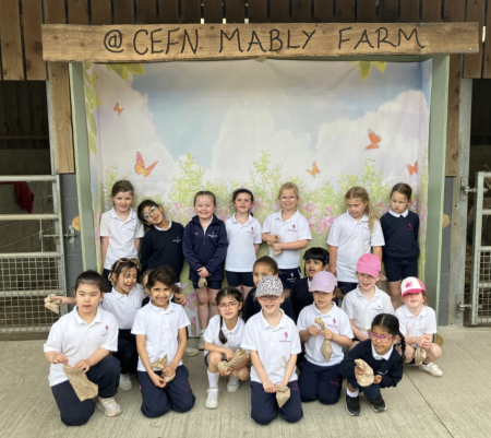 Year 1s fun-filled adventure at Cefn Mably Farm Park
